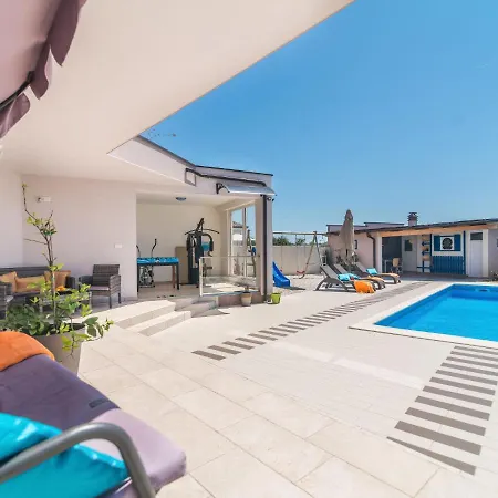 Sea View Villa *